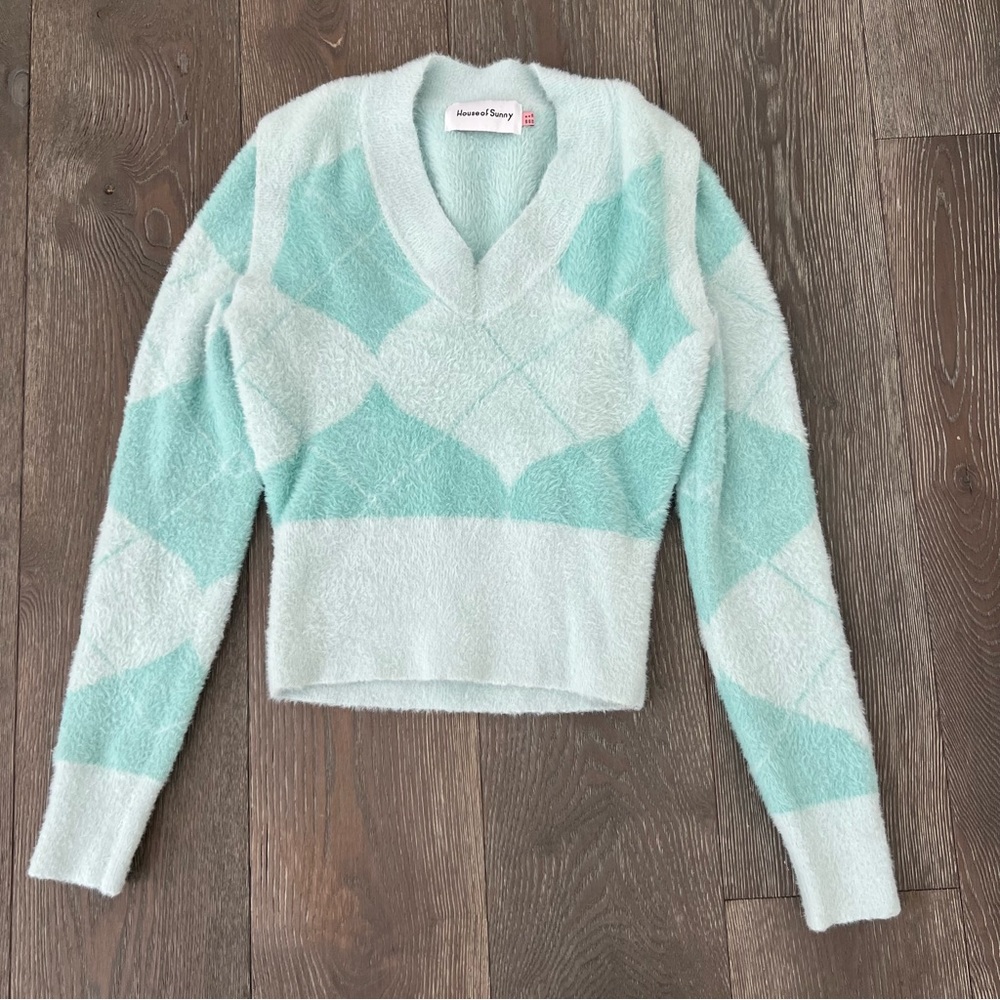 House of Sunny Diamond Knit Convertible Sweater with Detachable Sleeves - Picture 4 of 10